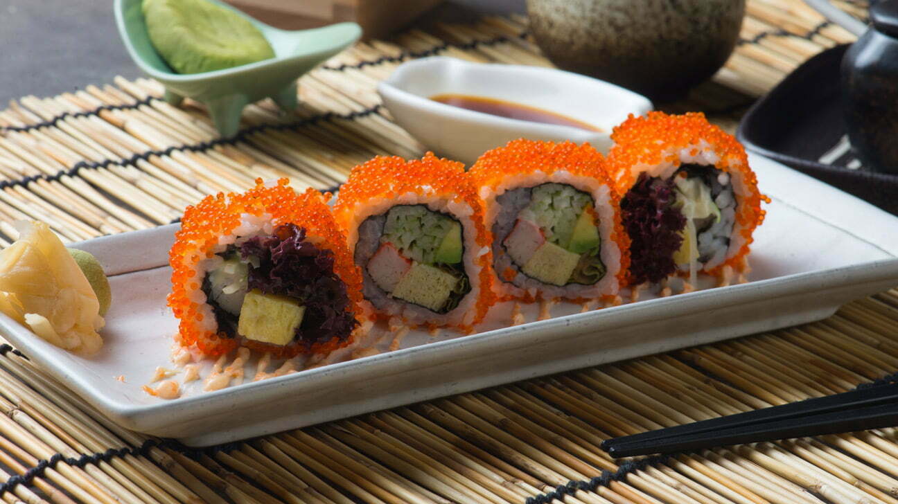 Masago Sushi Eggs: Health Benefits and Downsides 3